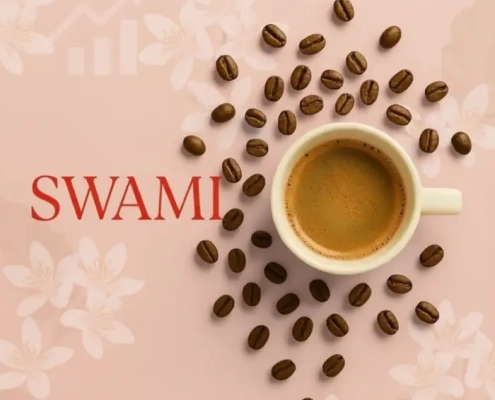 کاپ اسپرسو با دانه‌های قهوه پیرامون آن و لوگوی قرمز SWAMI