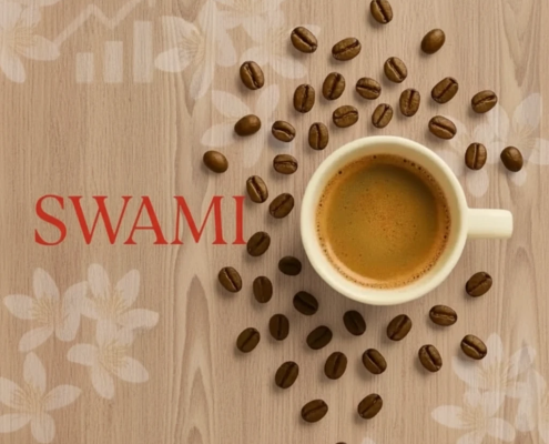کاپ اسپرسو با دانههای قهوه پیرامون آن و لوگوی قرمز SWAMI
